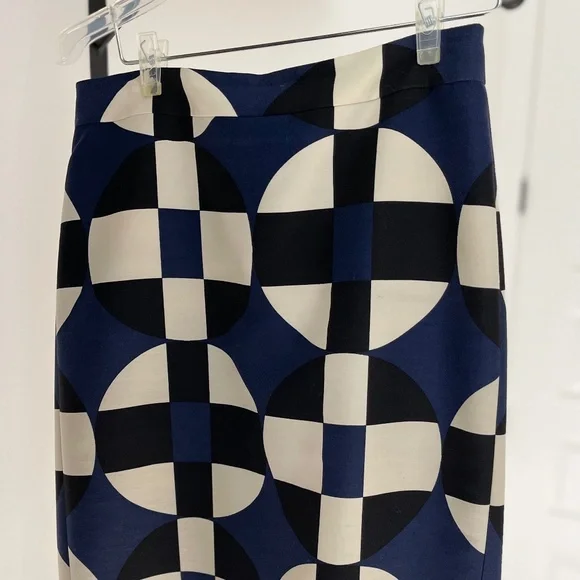 SALE! J. CREW No. 2 Pencil Skirt Black/Blue/Cream Geometric Circle Print: Size 4 - Picture 6 of 9